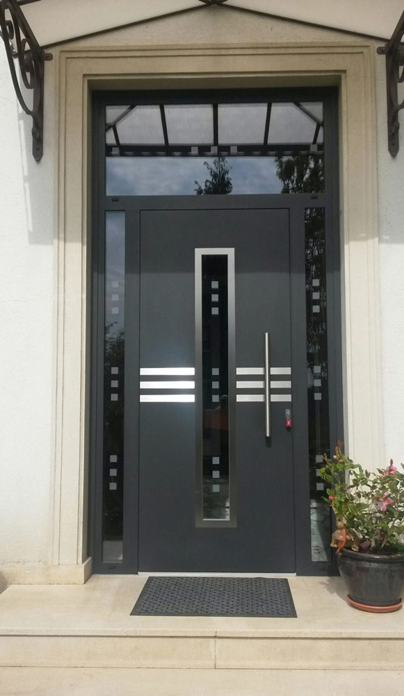 Portes d'entrée : Porte aluminium semi-vitrée